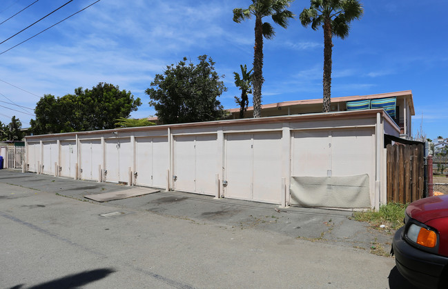 1118 S Myers St in Oceanside, CA - Building Photo - Building Photo