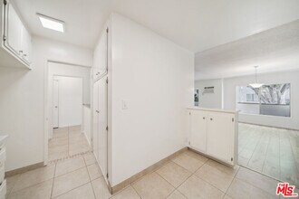 10980 Ohio Ave in Los Angeles, CA - Building Photo - Building Photo