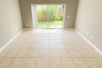 7082 Davit Cir in Greenacres, FL - Building Photo - Building Photo