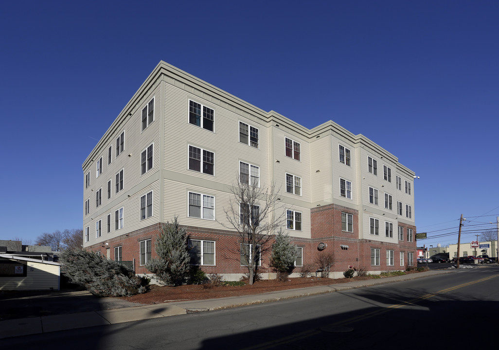 Auburn Apartments in Haverhill, MA - Building Photo