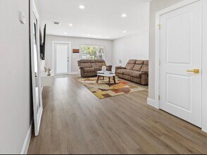 1322 Riverside Cir in Wellington, FL - Building Photo - Building Photo