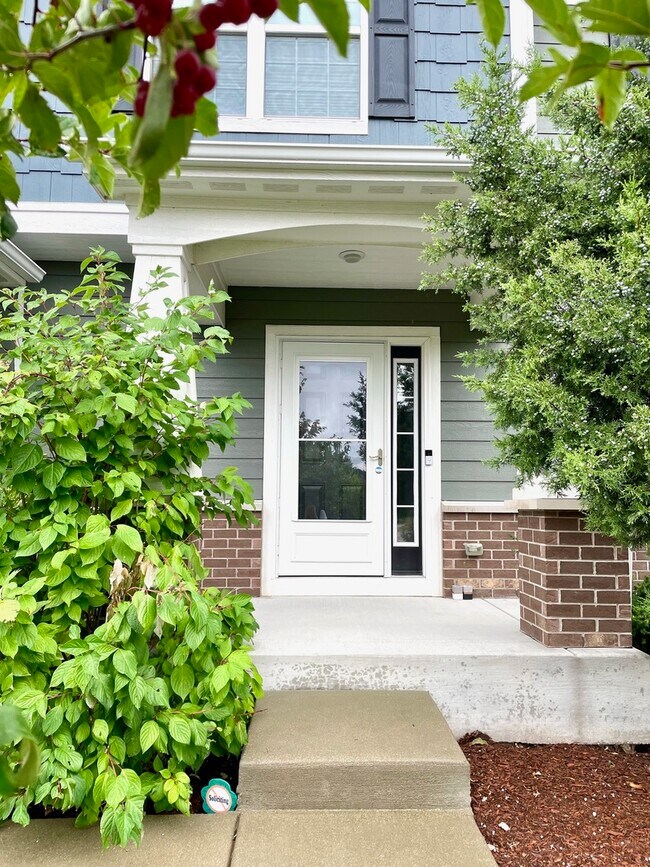 4 Andrew Ln in Hawthorn Woods, IL - Building Photo - Building Photo