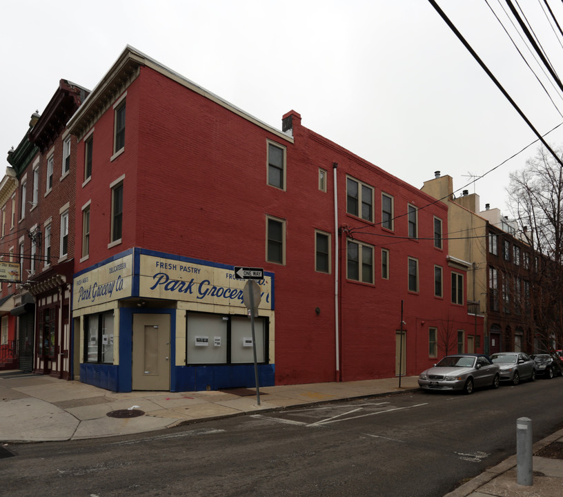 563 N 20th St in Philadelphia, PA - Building Photo