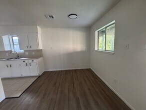 1902 Falcon Dr in Portland, TX - Building Photo - Building Photo