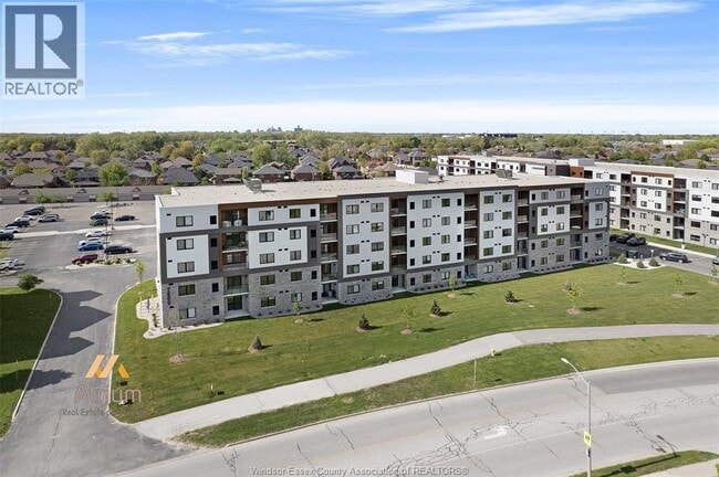 2600 Sandwich W Pkwy in Lasalle, ON - Building Photo - Building Photo