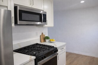 820 Geneva Ave, Unit B in Huntington Beach, CA - Building Photo - Building Photo