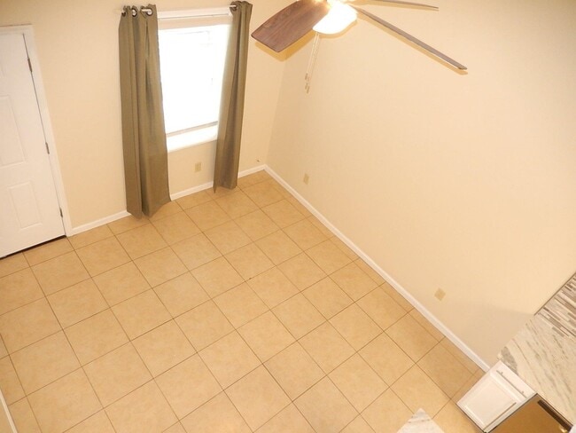 property at 932 S Lipona Rd