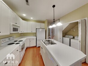 104 Carved Oak Dr in Durham, NC - Building Photo - Building Photo