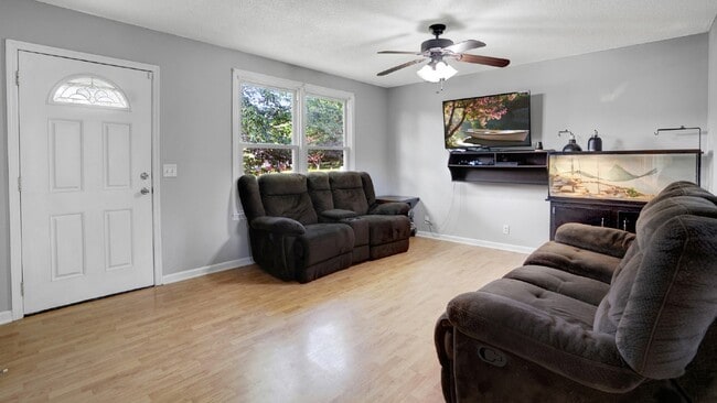 2317 Beechwood Dr in Springfield, TN - Building Photo - Building Photo