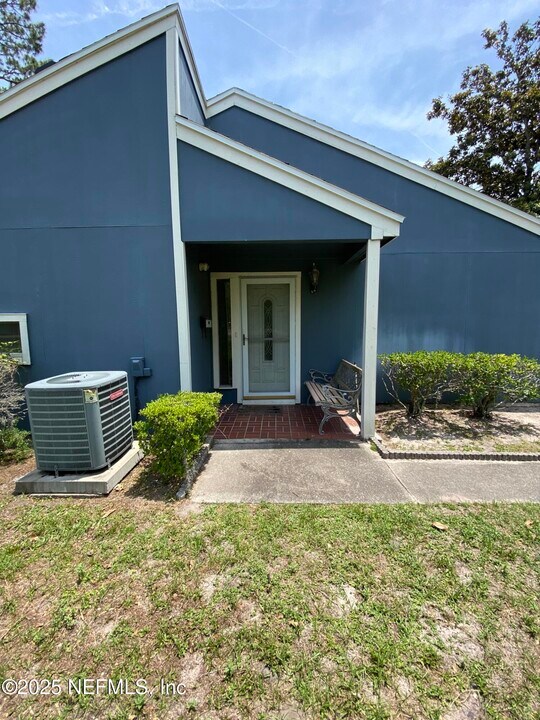 6213 Lake Tahoe Dr in Jacksonville, FL - Building Photo