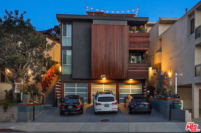 property at 472 Rosecrans Ave