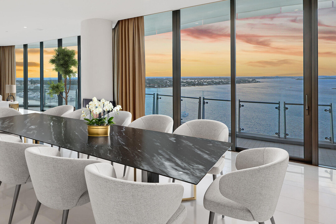 1100 S Flagler Dr in West Palm Beach, FL - Building Photo