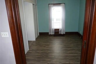 70 Pershing Ave, Unit # 1 in Jamestown, NY - Building Photo - Building Photo