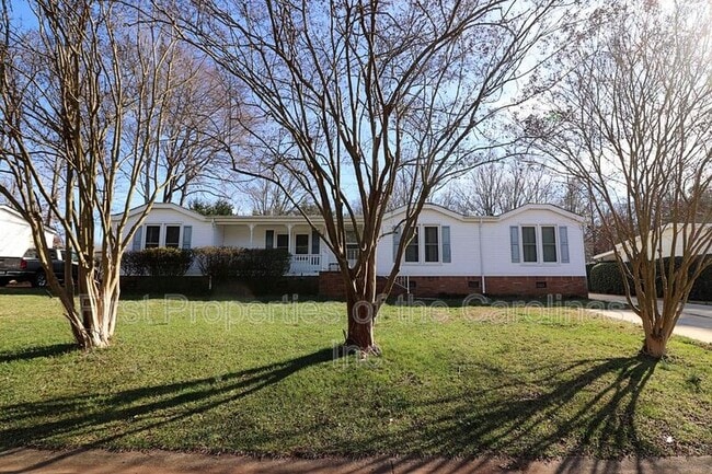 1148 Southwood Dr in Clover, SC - Building Photo - Building Photo