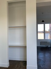 111 N Walnut St, Unit B in Taylorville, IL - Building Photo - Building Photo