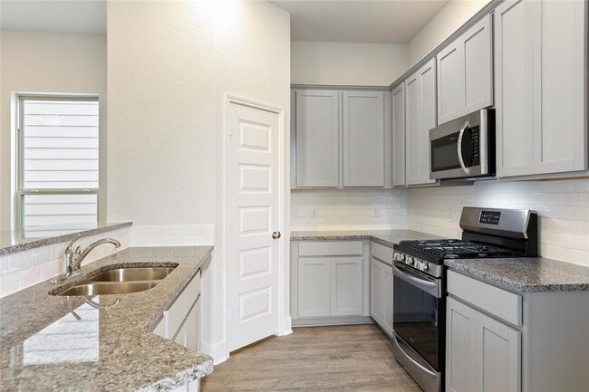 4427 Ibiza Ln in Houston, TX - Foto de edificio - Building Photo