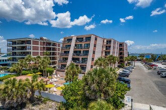 Gulf Gate Resort in St Pete Beach, FL - Foto de edificio - Building Photo