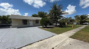 2740 NW 9th St in Pompano Beach, FL - Building Photo