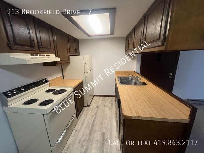 913 Brookfield Dr in Mansfield, OH - Building Photo - Building Photo