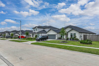 Avalon at Friendswood in Friendswood, TX - Foto de edificio - Building Photo