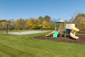 Tiberon Trails in Merrillville, IN - Foto de edificio - Building Photo