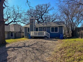 316 S Watson St in Alvarado, TX - Foto de edificio - Building Photo