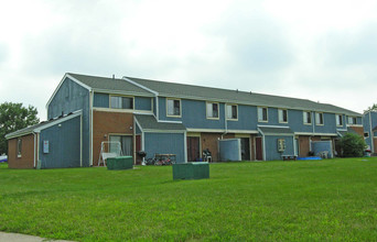 Liberty Plaza Apartments in Medina, OH - Building Photo - Building Photo