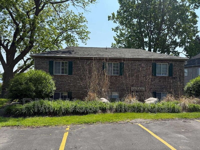 5856 Shaw St in Haslett, MI - Building Photo - Building Photo