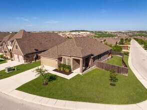 2607 Banditos Ridge in San Antonio, TX - Foto de edificio - Building Photo