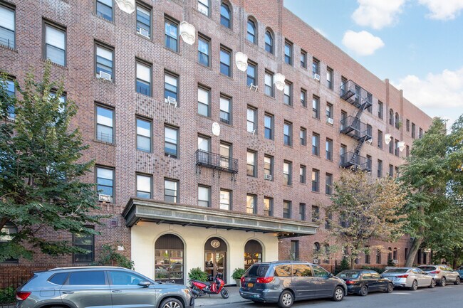 80 Winthrop St