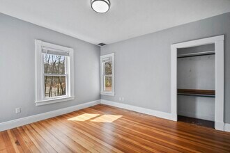 48 Boylston St-Unit -2 in Lowell, MA - Building Photo - Building Photo
