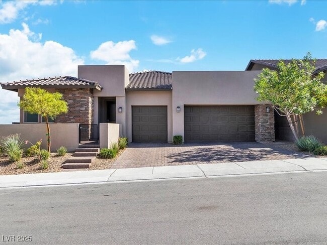 property at 11837 Grassy Pln Ave