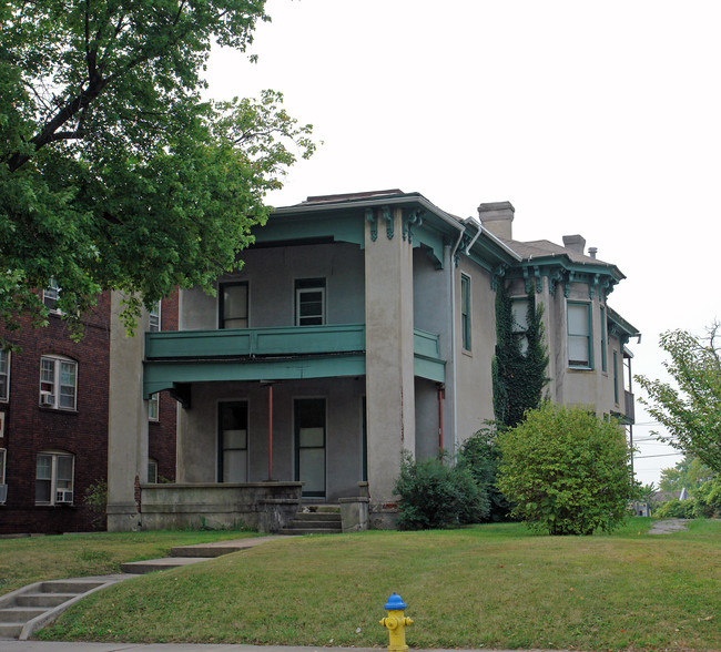 999 E High St in Springfield, OH - Foto de edificio - Building Photo