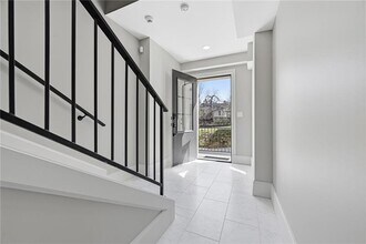 5133 Fifth Ave in Pittsburgh, PA - Building Photo - Building Photo