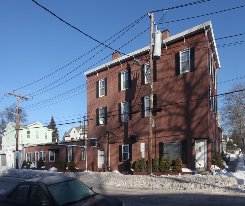 402 Locust St in Mount Vernon, NY - Building Photo