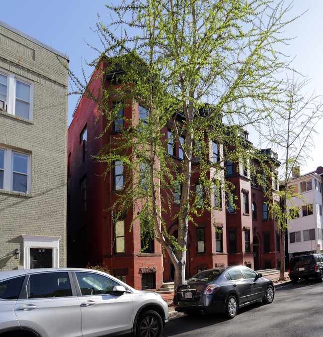 1617 Swann St NW in Washington, DC - Building Photo - Building Photo