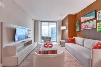 4111 S Ocean Dr in Hollywood, FL - Building Photo - Building Photo