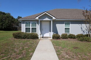 419 Peters St in Hahira, GA - Building Photo