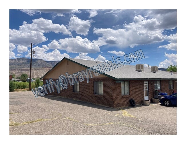 103 Crawford Ln, Unit #4