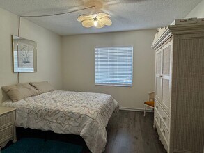 3719 Lake Bayshore Dr in Bradenton, FL - Building Photo - Building Photo