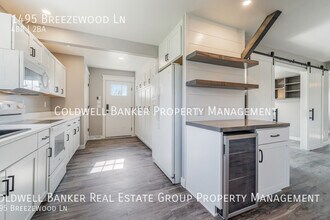 1495 Breezewood Ln in Neenah, WI - Building Photo - Building Photo