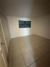 8401 NW 8th St in Miami, FL - Building Photo - Building Photo