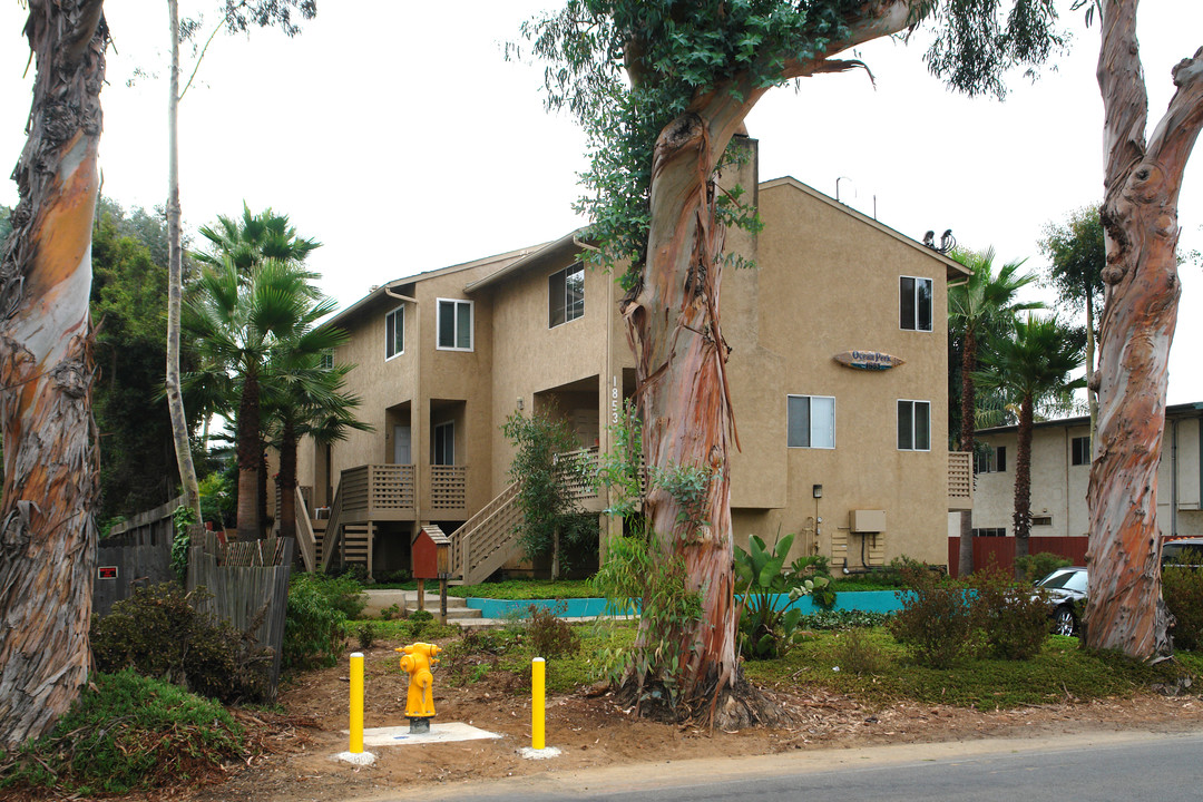 Ocean Peek Apartments in Encinitas, CA - Building Photo