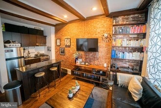 1904 Spruce St in Philadelphia, PA - Building Photo - Building Photo