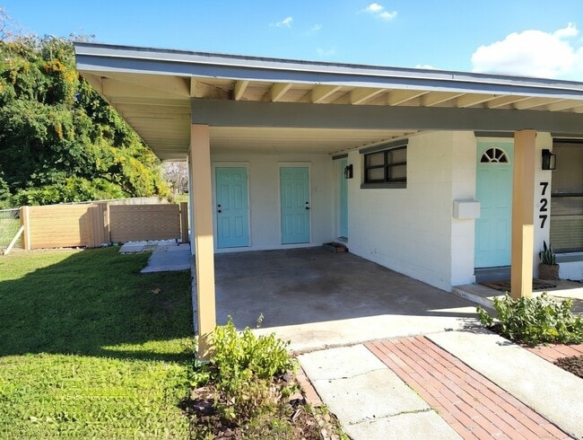 727 Engel Dr in Orlando, FL - Foto de edificio - Building Photo