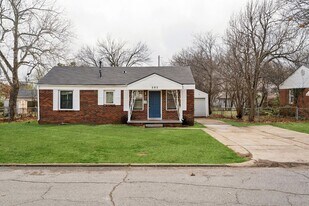 202 W Peach St in Midwest City, OK - Building Photo