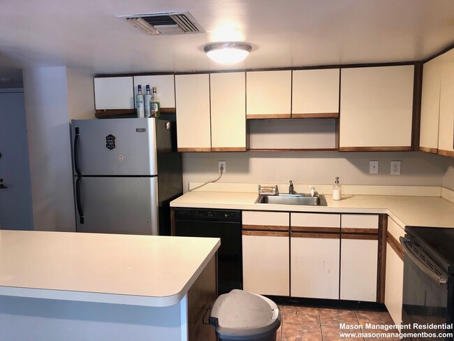 85 Brainerd Rd, Unit 212 in Boston, MA - Foto de edificio - Building Photo