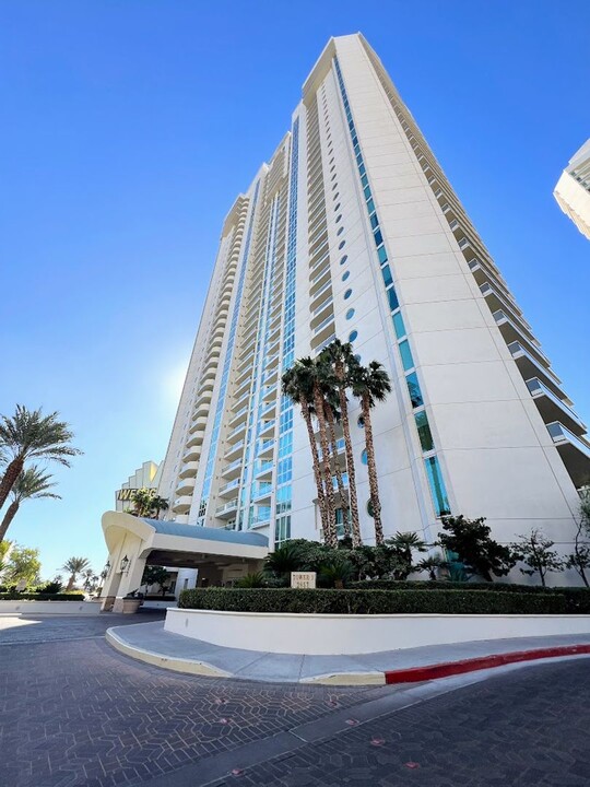 2857 Paradise Rd in Las Vegas, NV - Foto de edificio