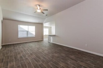 108 Magnolia Dr in Sanger, TX - Building Photo - Building Photo