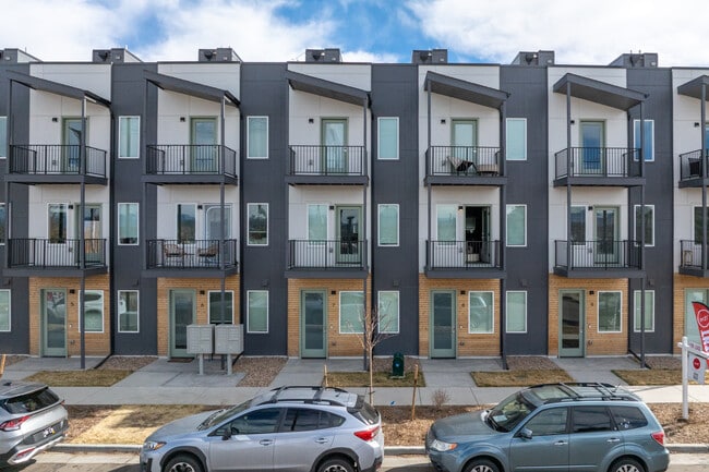 South Broadway Station Townhomes in Denver, CO - Building Photo - Building Photo